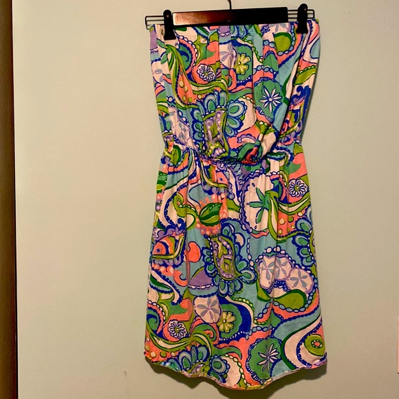 Lilly strapless dress.